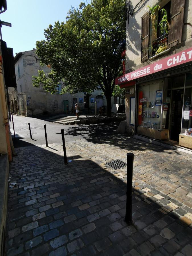 Les Oliviers, Avec Terrasse Apartment Beaucaire  Exterior foto